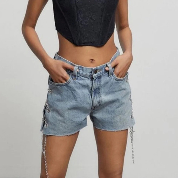 Urban Outfitters Urban Renewal Levi's Side Chain Shorts - Picture 1 of 7